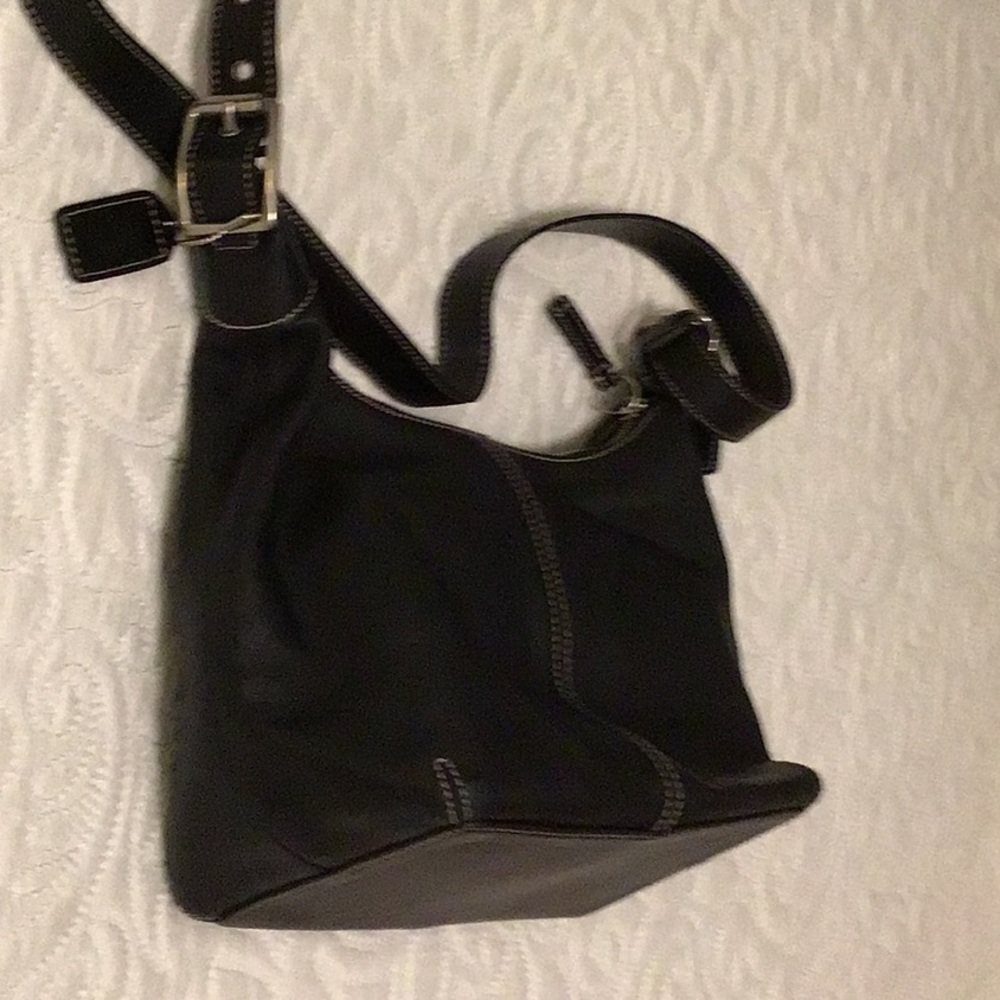 Woman’s black bag - Picture 4 of 7